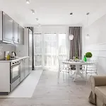 Glamour Mila With Balcony In By Renters * Warsaw
