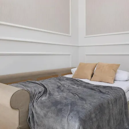 Glam Mila With Balcony In By Renters Varsavia