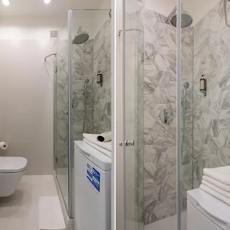 Appartamento Glam Mila With Balcony In By Renters