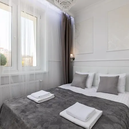 Glam Mila With Balcony In By Renters *